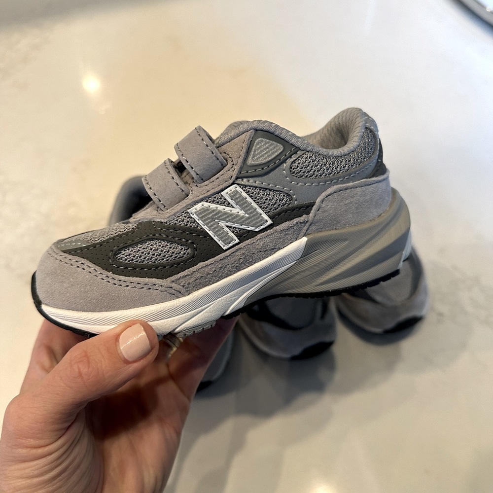 Brand-new New Balance 990v6 Sneakers